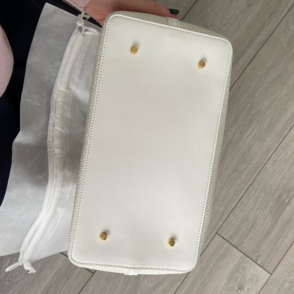 ***SOLD***Elleme Raisin Raffia Handbag in White - Picture 12 of 16